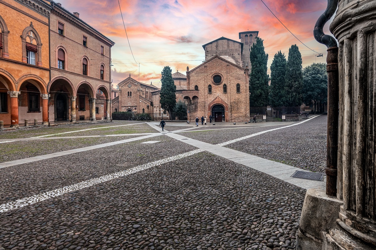 Santo Stefano e i portici